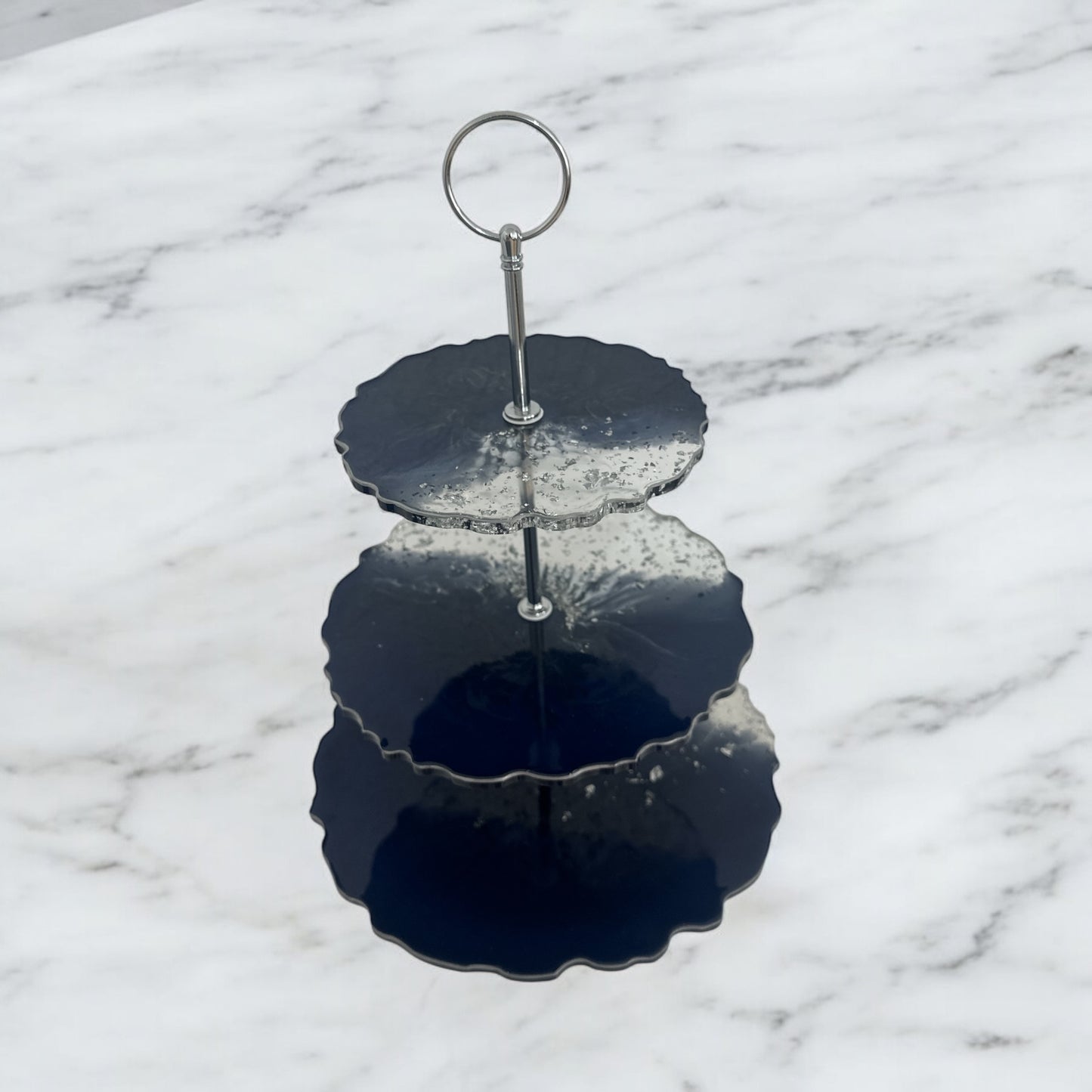 Etagere aus handgefertigten Resin - Eine Bühne für Ihre Köstlichkeiten