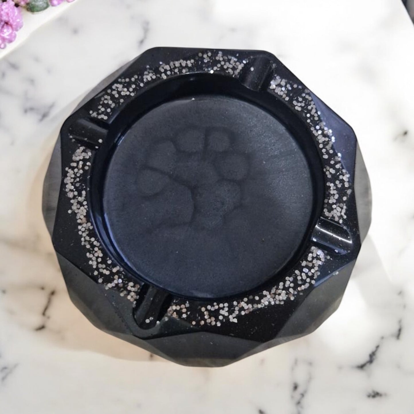 Aschenbecher aus Resin - stilvolles, handgefertigtes Design - Accessoire