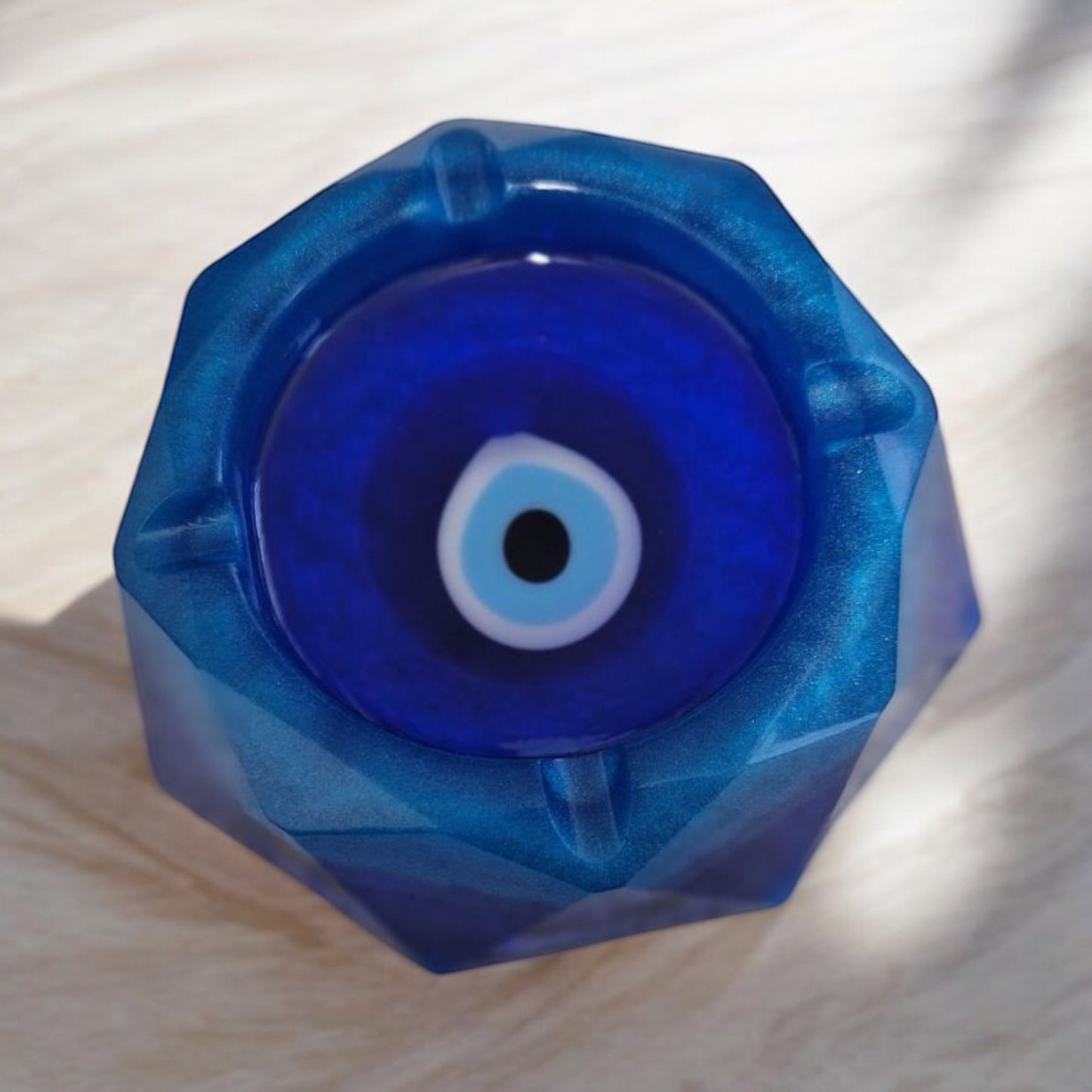 Aschenbecher aus Resin - stilvolles, handgefertigtes Design - Accessoire